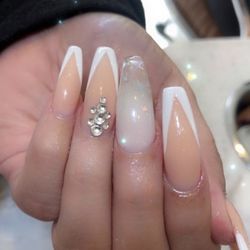 J & J Nail Salon