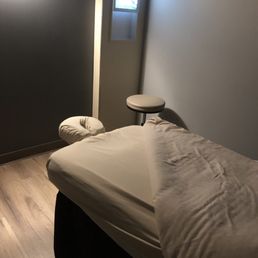 Massage bed