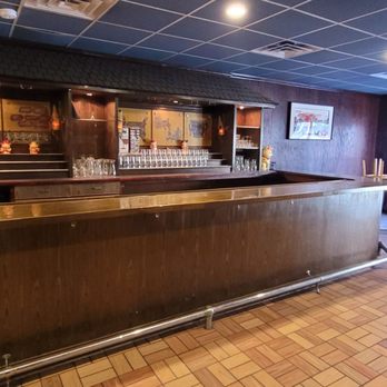 Henry Wok - Inside bar and seating area - Chinese Near Me - Jersey City, New Jersey