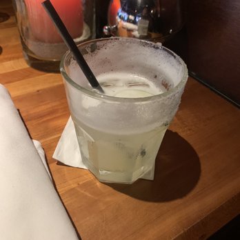Houston's Restaurant - Margarita - New American Near Me - Irvine, California