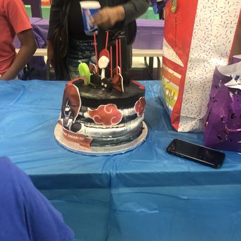 The Cake Depot - horrible old cake - Cupcakes Near Me - Sacramento, California