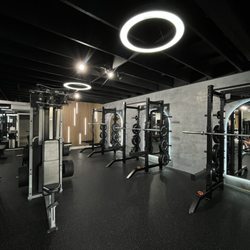 HB Strength - Squat racks
