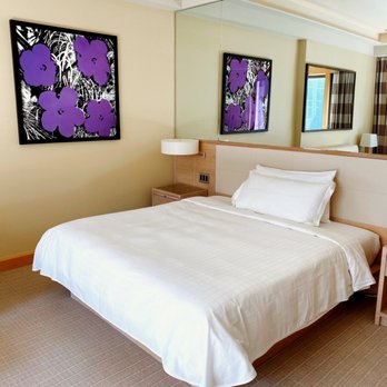 Four Seasons Hotel - King Size Bed - Hotels Near Me - New York, New York Four Seasons Hotel - King Size Bed - Hotels Near Me - New York, New York