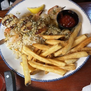 Red Lobster - Garlic-Grilled Shrimp and Scallop Skewers - Seafood Near Me - Valencia, California Red Lobster - Garlic-Grilled Shrimp and Scallop Skewers - Seafood Near Me - Valencia, California
