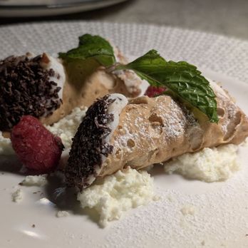 Settecento - Cannoli - Italian Near Me - Los Angeles, California