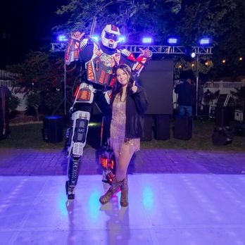 Azucar Entertainment - Robot Show - DJs Near Me Azucar Entertainment - Robot Show - DJs Near Me