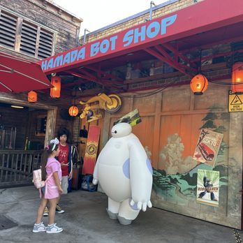 San Fransokyo Square - Photos with Baymax - Amusement Parks Near Me - Anaheim, California San Fransokyo Square - Photos with Baymax - Amusement Parks Near Me - Anaheim, California