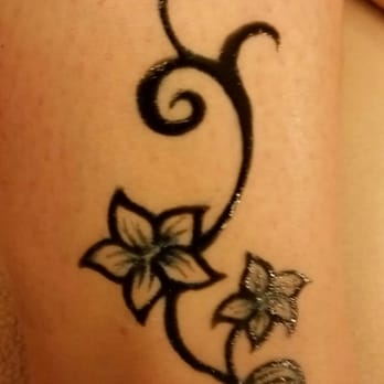 A Rainbow Studio - Simple flower design. Drawn free hand. - Henna Artists Near Me - Honolulu, Hawaii
