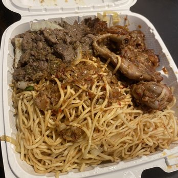 Saigon Deli - Lunch box ($8) - lo mein, spicy chicken, beef and peppers - Vietnamese Near Me - Seattle, Washington Saigon Deli - Lunch box ($8) - lo mein, spicy chicken, beef and peppers - Vietnamese Near Me - Seattle, Washington