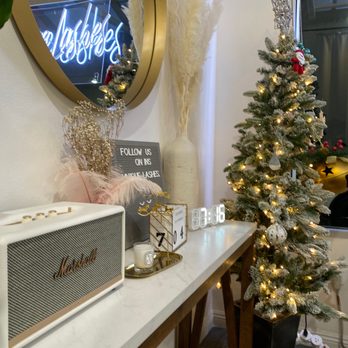 Unique Lashes - Eyelash Service Near Me - Brea, California