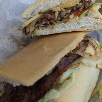El Kiosko Latin Cafe - Pan con Bistec - Cuban Near Me - North Miami, Florida El Kiosko Latin Cafe - Pan con Bistec - Cuban Near Me - North Miami, Florida