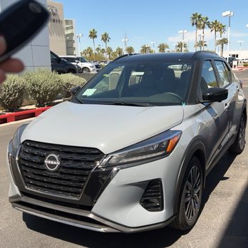 Peoria Nissan - 2023 Nissan Kicks SR - Car Dealers Near Me - Peoria, Arizona Peoria Nissan - 2023 Nissan Kicks SR - Car Dealers Near Me - Peoria, Arizona