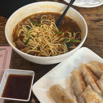 Dumpling Cafe - D1. Braises Beef Brisket Noodles Soup W. Spinach D1. Taiwan dumpling - Taiwanese Near Me - Boston, Massachusetts