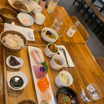 Gozen Shun - Sashimi set and natto and the niku beef set - Japanese Near Me - Pasadena, California