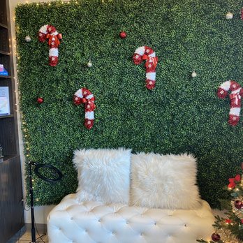 Social Nail Bar - The waiting area decorated for the holidays. - Nail Salons Near Me - Henderson, Nevada Social Nail Bar - The waiting area decorated for the holidays. - Nail Salons Near Me - Henderson, Nevada