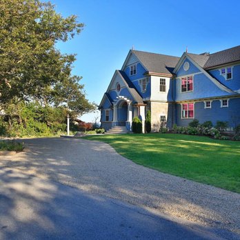 Annisquam Landcare - the driveway leading to the house - Landscaping Near Me - Gloucester, Massachusetts