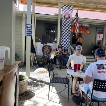 Alpine Pizza Garden - Live music outside - Pizza Near Me - Helen, Georgia