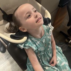 C'zar Salon Spa - Bolingbrook - Loved getting her hair washed