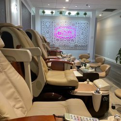 New Noble Nails&spa - Inside pedicure area