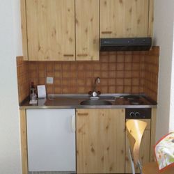 Hôtel de l'Ecluse - Little kitchenette with frig