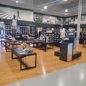 DICK'S Sporting Goods - Sports Wear Near Me - Las Vegas, Nevada DICK'S Sporting Goods - Sports Wear Near Me - Las Vegas, Nevada