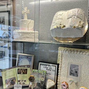 Roeser's Bakery - Cake offerings - Bakeries Near Me - Chicago, Illinois Roeser's Bakery - Cake offerings - Bakeries Near Me - Chicago, Illinois