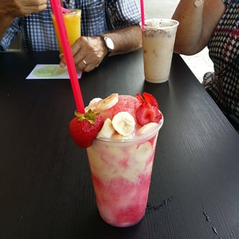Botanas Locas - Banana and strawberry  raspado - Ice Cream & Frozen Yogurt Near Me - San Diego, California