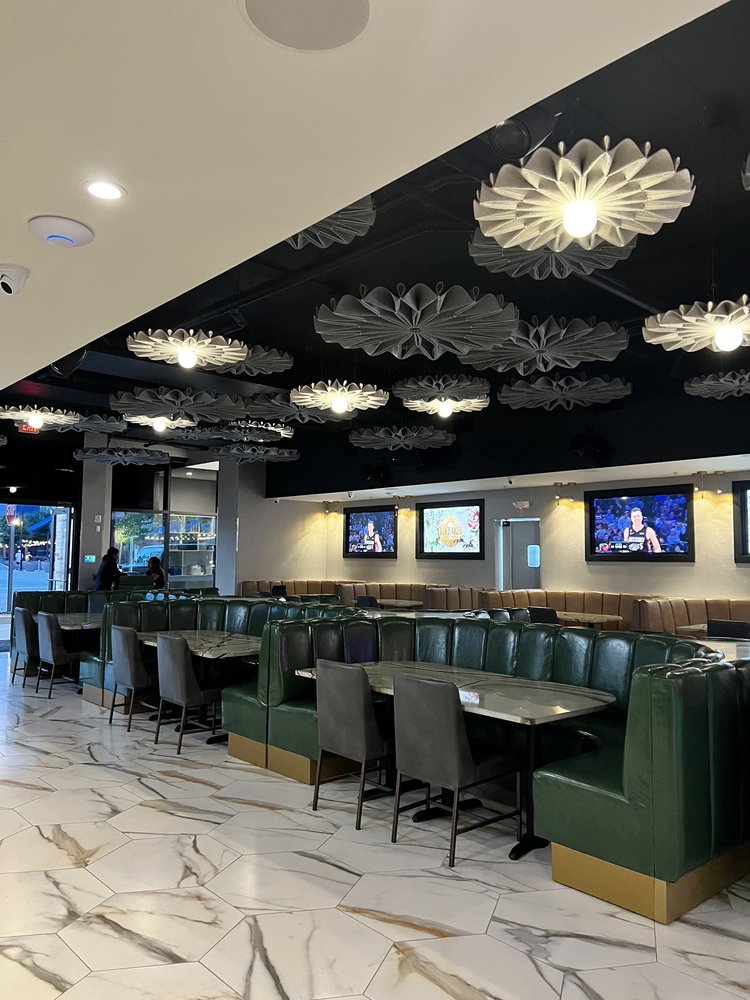 LOCK & KEY 22 Photos 2 Interlock Ave, Atlanta, Sports