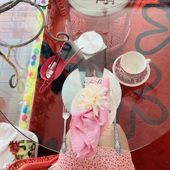 Tea at 1024 - Seating - Tea Rooms Near Me - Honolulu, Hawaii