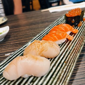Oyishi Sushi - Scallop, salmon, ikura - Sushi Bars Near Me - Chino, California Oyishi Sushi - Scallop, salmon, ikura - Sushi Bars Near Me - Chino, California