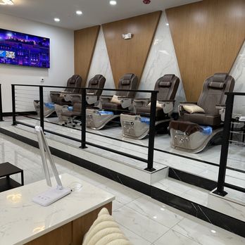 High Five Nail Bar - Nail Salons Near Me - Dallas, Texas