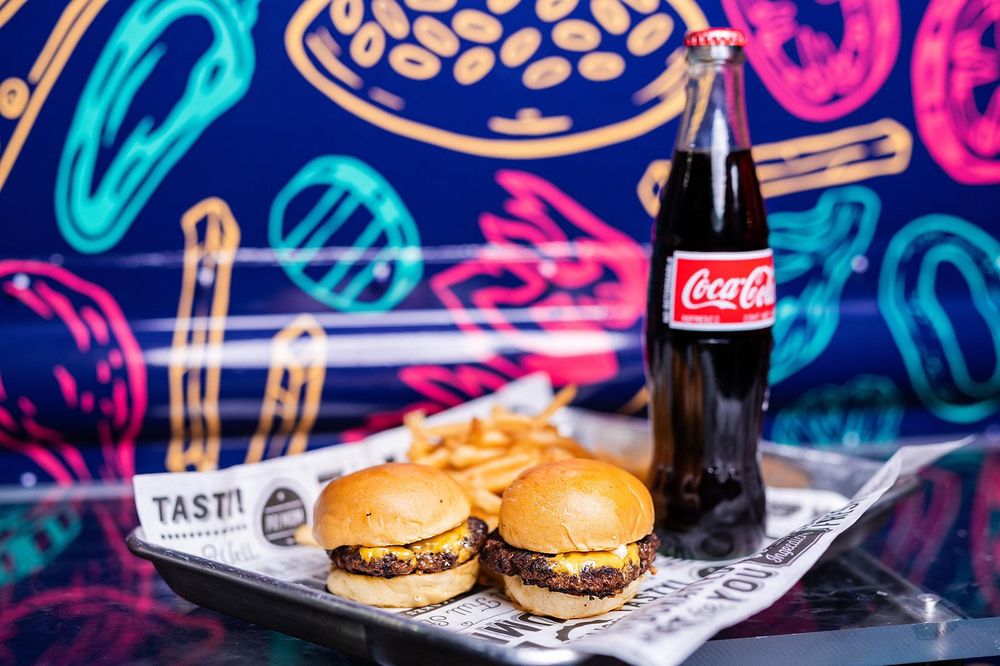 Yoyo’s Burgers, Miami Roadtrippers