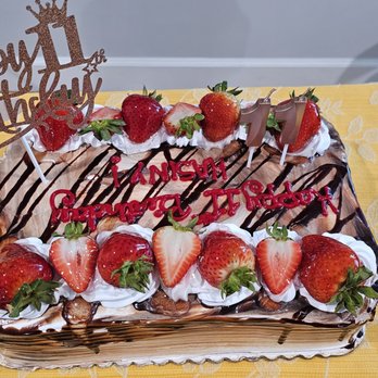 Panaderia Mi Lupita - a cake with strawberries and chocolate - Bakeries Near Me - Torrance, California Panaderia Mi Lupita - a cake with strawberries and chocolate - Bakeries Near Me - Torrance, California