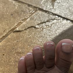 Hello Beautiful Nails & Spa - Toes