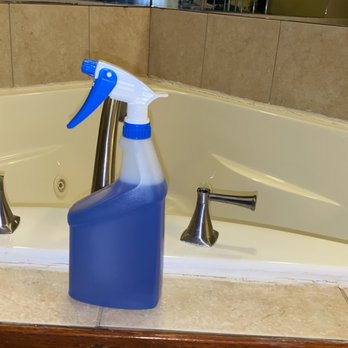 Quality Inn & Suites - tub was absolutely filthy & disgusting. Had hairs, film,grime. They brought us cleaner so we could clean the bathtub ourself - Hotels Near Me - Hannibal, Missouri