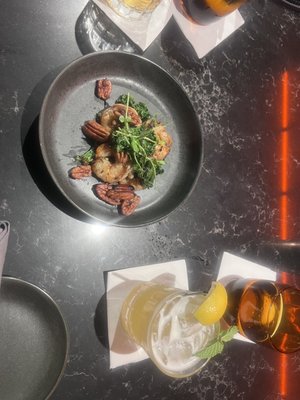 La Reserve Whiskey Lounge by null