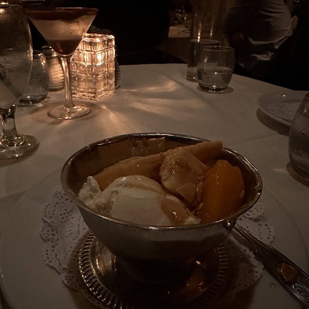 Dal Rae Restaurant - Steakhouses Near Me - Pico Rivera, California