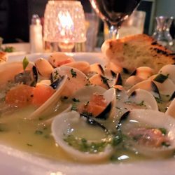 Sugar Barge Waterfront Bar & Grill - Fresh clams, white wine, garlic, butter & scallions
