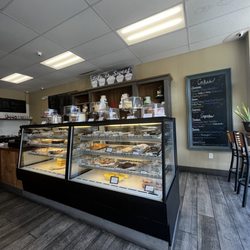 Amoroso's Bakery - Desserts