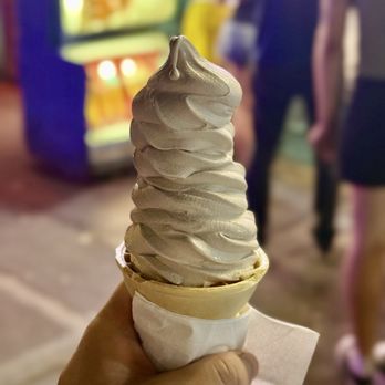 Ray's Candy Store - Cookies and Cream Soft Serve Ice Cream - Desserts Near Me - New York, New York Ray's Candy Store - Cookies and Cream Soft Serve Ice Cream - Desserts Near Me - New York, New York