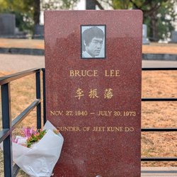 Bruce Lee and Brandon Lee Gravesite - Bruce lee