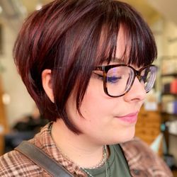 Pompadour-A Lifestyle Salon