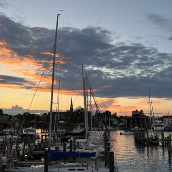 Carrol's Creek Cafe - Gorgeous views - Seafood Near Me - Annapolis, Maryland Carrol's Creek Cafe - Gorgeous views - Seafood Near Me - Annapolis, Maryland