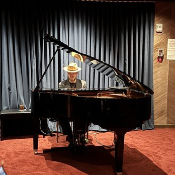 The View - Piano Man - Lounges Near Me - New York, New York The View - Piano Man - Lounges Near Me - New York, New York