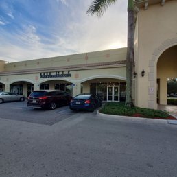 Exterior outside entrance of Keke's Breakfast Cafe - Walk up entrance views - Wellington, Florida Exterior outside entrance of Keke's Breakfast Cafe - Walk up entrance views - Wellington, Florida