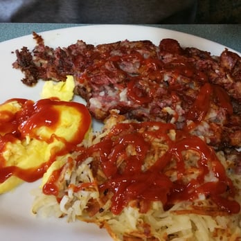 Jamms Restaurant - Corn beef and hash with side eggs....the corn beef is the real corn beef sliced and chopped thinly and cooked into a hash patty - Breakfast & Brunch Near Me - Las Vegas, Nevada