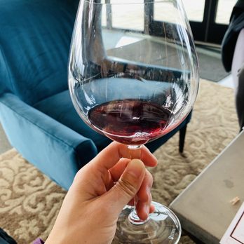 Emeritus Vineyards - Hallberg ranch elite - Wineries Near Me - Sebastopol, California