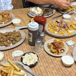 Akins Bar-B Q & Grill - Fish & Shrimp combo, fried mushrooms, bbq fries & steak dinner!  Everything was great!