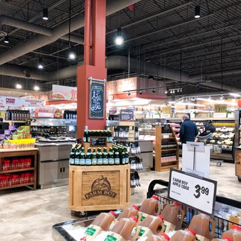Farm Boy - Overall interior shot - Grocery Near Me - Waterloo, Ontario