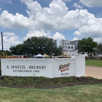 Spoetzl Brewery - Welcome sign - Breweries Near Me - Shiner, Texas Spoetzl Brewery - Welcome sign - Breweries Near Me - Shiner, Texas